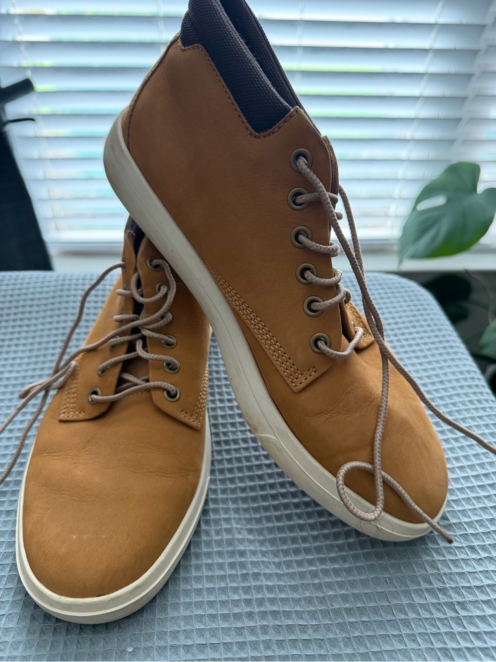 Timberland Men's Chestnut Leather Low-Top Sneakers with White Sole